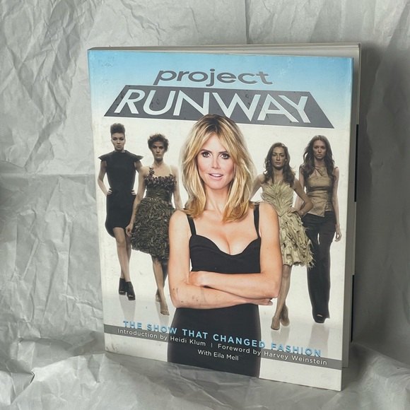 Project Runway TV Show Book Season 1-9 - Picture 1 of 3